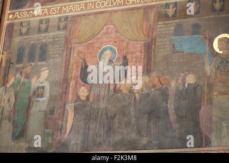 Tod des Heiligen Benedikt. Wandmalerei von der Beuroner Kunstschule ab den 1880er Jahren in die Kirche der Allerheiligsten Jungfrau Maria und die slawischen Heiligen des Klosters Emmaus (Na Slovanech) in Prag, Tschechien. Stockfoto