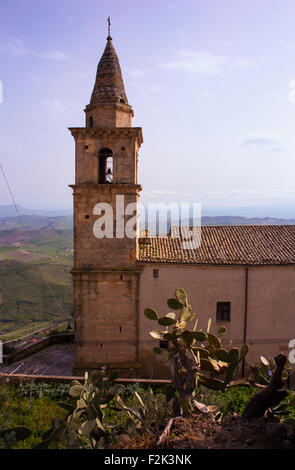 Bell Tower von Santa Chiara Kirche, Agira. Sizilien Stockfoto