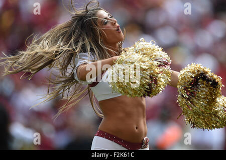 Landover, MD, USA. 20. September 2015. Eine Washington Redskin Cheerleader führt während der Matchup zwischen den St. Louis Rams und den Washington Redskins bei FedEx Field in Landover, Maryland. Die Redskins besiegte die Rams 24-10 und zur 1: 1 auf die Saison. Bildnachweis: Cal Sport Media/Alamy Live-Nachrichten Stockfoto