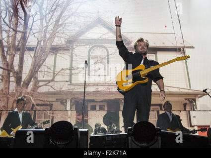 Chicago, Illinois, USA. 19. Sep, 2015. Rock And Roll Hall of Fame/Farm Aid Gründer und Vorstandsmitglied JOHN MELLENCAMP führt auf den 30. Jahrestag der Farm Aid in Chicago, Illinois am 19. September 2015. © Lora Olive/ZUMA Draht/Alamy Live-Nachrichten Stockfoto