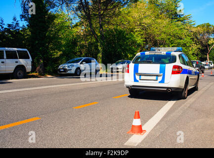 Ansicht des italienischen Stadtpolizei Autos auf der Straße Stockfoto