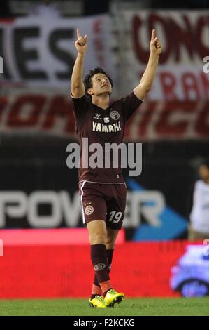 Buenos Aires, Argentinien. 20. Sep, 2015. Lanus' Nicolas Aguirre feiert nach seinem Tor während eines Spiels gegen River Plate, in der Antonio Vespucio Liberti Stadion, auch bekannt als "Monumental-Stadion", in der Stadt Buenos Aires, Hauptstadt von Argentinien, am 20. September 2015 statt. Das Spiel endete 1: 1. © Alejandro Santa Cruz/TELAM/Xinhua/Alamy Live News Stockfoto