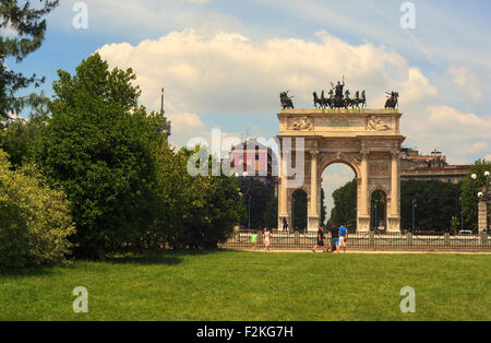 Blick auf Arco della Pace, Triumphbogen in Mailand, taly Stockfoto