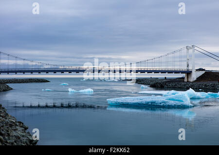 Jökulsárlón Brücke, großen Gletschersee im Südosten Islands Stockfoto