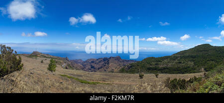 La Gomera, Kanarische Inseln, Blick vom Wanderweg degollada de peraza - Los Roques an der Küste Stockfoto