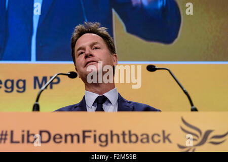 Bournemouth, UK. 21. Sep, 2015. Der ehemalige stellvertretende Premierminister Nick Clegg MP befasst sich der liberale Demokrat Herbst 2015 Bundesrepublik Konferenz. auf 21.09.2015 im Bournemouth International Centre (BIC), Bournemouth. Bildnachweis: Julie Edwards/Alamy Live-Nachrichten Stockfoto