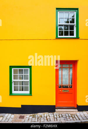 Bunt bemalte Haus Stockfoto