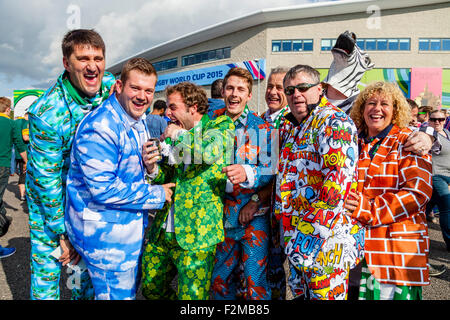 Südafrikanische Rugby-Fans kommen, um ihre Mannschaft spielen Japan In ihrem Auftaktspiel der Rugby-Weltmeisterschaft 2015, Brighton, UK zu sehen Stockfoto