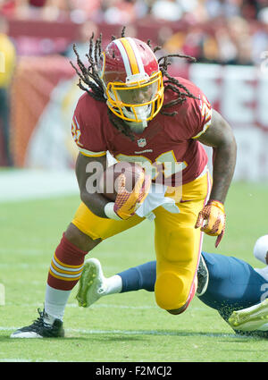 Washington Redskins Runningback Matt Jones (31) führt den Ball im zweiten Quartal gegen die St. Louis Rams bei FedEx Field in Landover, Maryland, Sonntag, 20. September 2015. Bildnachweis: Ron Sachs/CNP - kein Draht-Dienst- Stockfoto