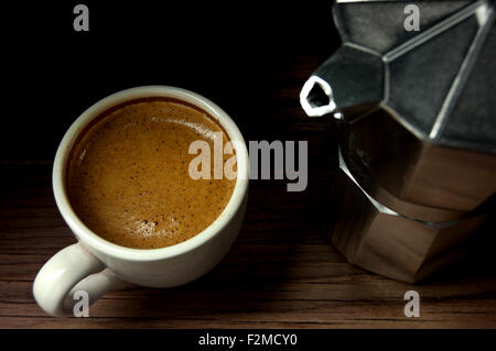 Frisch zubereitete italienische Espresso-Kaffee Stockfoto