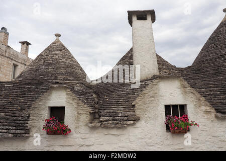 Trulli im Stadtteil Monti in Alberobello. Stockfoto