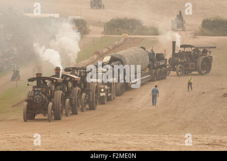 Dampf angetriebene Fahrzeuge am Great Dorset Steam Fair, Blandford, Dorset UK Stockfoto