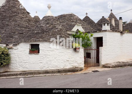 Trulli im Stadtteil Monti in Alberobello Stockfoto