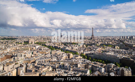 Elevated view over the city with the Eiffel Tower in the distance, Paris, France, Europe Stockfoto