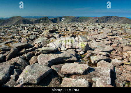 Braeriach, Sgor ein Lochain Uaine und Cairn Toul aus Ben Macdui, Cairngorm National Park, Badenoch & Speyside Stockfoto