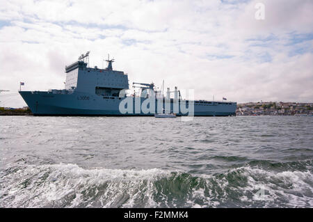 Royal Fleet Auxiliary landing Ship Dock Mounts Bay L3008 vertäut In Falmouth Harbour Cornwall England UK Stockfoto