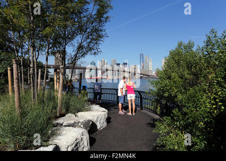 Die Brooklyn Bridge mit Blick auf die Skyline von Manhattan New York City west Stockfoto