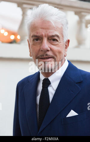 London, UK. 9. September 2015. Nicky Haslam. Nancy Dell'Olio, Loyd Grossman und Nicky Haslam Sterne in einem exklusiven König Straße Kabarett in der Fasanerie zur Unterstützung der No Crossrail Chelsea Kampagne. Die Kampagne ist gegen die Pläne für eine Crossrail 2 Station in Chelsea. Stockfoto