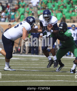 Denton, TX, USA. 19. Sep, 2015. 19. September 2015: Rice Owls quarterback während der NCAA Football-Spiel zwischen den Reis Eulen und dem North Texas bedeuten grün Apogee-Stadion in Denton, TX Driphus Jackson #6. Bildnachweis: JP Weber/ZumaPress © Jp Weber/ZUMA Draht/Alamy Live-Nachrichten Stockfoto