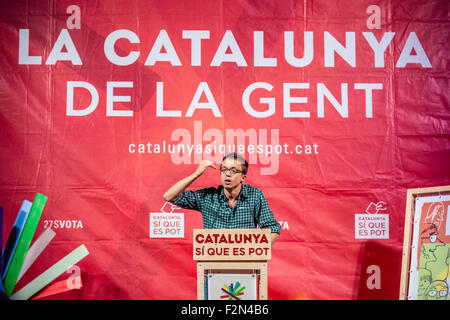 Barcelona, Spanien. 21. September 2015: IÑIGO ERREJON, einer der Podemoss wichtigsten Strategen, spricht der Tagung des zentralen Kampagne des Wählerverzeichnisses linke "Catalunya Si Que es Pot" (Catalonia ja wir können) für die katalanischen autonomen Wahlen in Barcelona Credit: Matthi/Alamy Live-Nachrichten Stockfoto