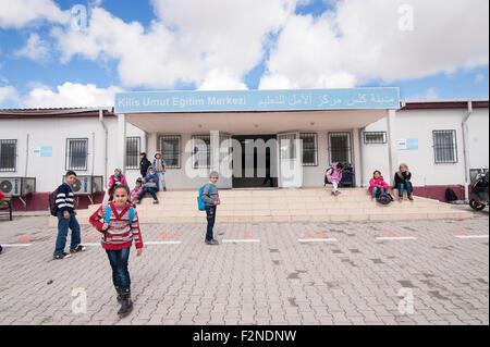 Türkei, KILIS: Eine Unicef-Schule sorgt für mehr als 1000 syrische Flüchtlingskinder. Sie werden in zwei Schichten unterrichtet. Stockfoto