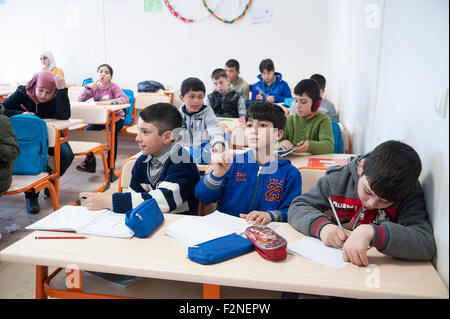 Türkei, KILIS: Eine Unicef-Schule sorgt für mehr als 1000 syrische Flüchtlingskinder. Sie werden in zwei Schichten unterrichtet. Stockfoto