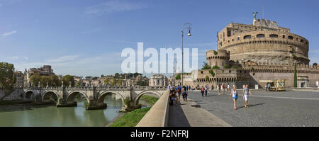 Engelsburg, Ponte Sant'Angelo und Tiber, Rom, Latium, Italien Stockfoto