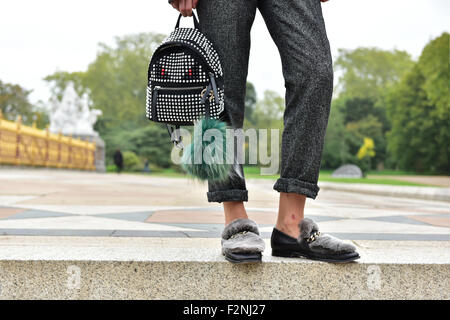 Stylist Estelle Pigault Ankunft bei der Burberry-Modenschau während der London Fashion Week - 21. September 2015 - Foto: Start-und Landebahn Manhattan/Celine Gaille *** für nur zur redaktionellen Nutzung *** Stockfoto