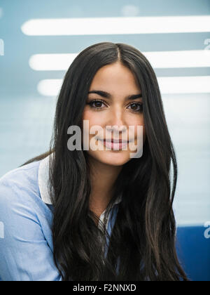 Gemischte Rassen Geschäftsfrau lächelnd Stockfoto