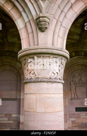 Die Roxburghe Memorial Kreuzgang Säule Detail. Kelso Abbey. Schottland Stockfoto