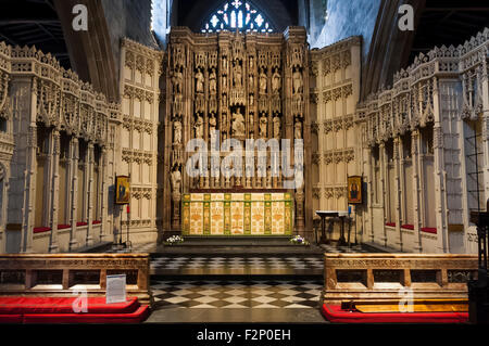 Der Hochaltar und Retabel in der Kathedrale-Kirche von Str. Nicholas, Newcastle Upon Tyne, England, UK Stockfoto