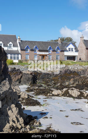 Das Argyle Hotel, bei Ebbe vom Strand Main Street, Baile Mor, Isle of Iona, Argyle und Bute, Scotland Stockfoto