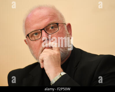 Fulda, Deutschland. 22. Sep, 2015. Kardinal Reinhard Marx, Erzbischof von München und Freising und Vorsitzender der Deutschen Bischofskonferenz, abgebildet auf einer Pressekonferenz der Deutschen Bischofskonferenz in Fulda, Deutschland, 22. September 2015. © Dpa picture-Alliance/Alamy Live News Stockfoto