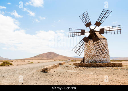 Windmühle in der Nähe von Tefia, Fuerteventura, Kanarische Inseln, Spanien Stockfoto