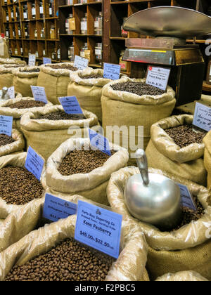 Inneren Porto Rico Import Co., Greenwich Village, New York, USA Stockfoto