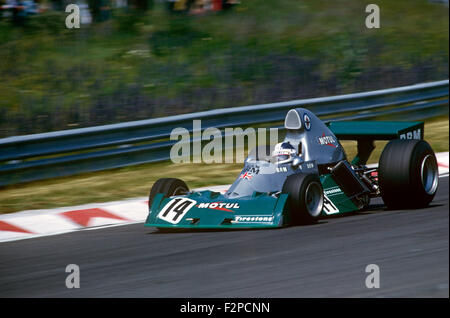 Jean-Pierre Beltoise in einen Rennwagen BRM P201 1975 Stockfoto