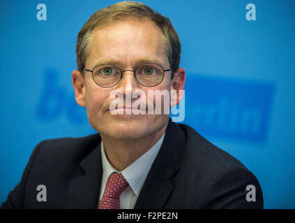 Berlin, Deutschland. 22. Sep, 2015. Bürgermeister von Berlin Michael Müller (SPD) im Bild bei der Senats-Pressekonferenz in Berlin, Deutschland, 22. September 2015. Foto: MICHAEL KAPPELER/DPA/Alamy Live-Nachrichten Stockfoto