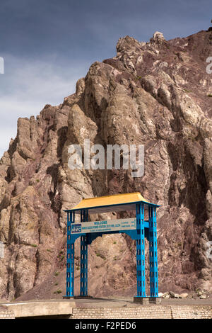 Indien, Jammu & Kashmir, Ladakh, Saspul, Eingang zum Alchi, Nimoo Bazco Kraftwerk neben Kargil Leh Highway Stockfoto