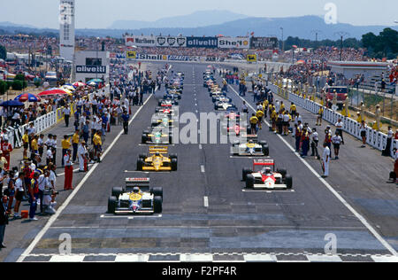 F1-Autos im Raster zu Beginn des französischen GP in Le Castellet 1987 Stockfoto