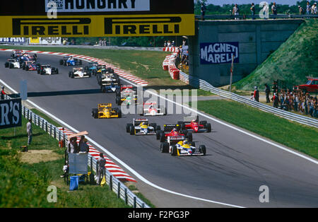 Nigel Mansell führt in seinem Williams-Honda auf den GP von Ungarn am Hungaroring 1987 Stockfoto