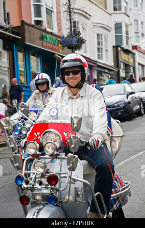 Fahrer machte sich auf der Insel fahren-Out bei der 2015 International Scooter Rally in Ryde, Isle Of Wight, Hampshire, UK. Stockfoto