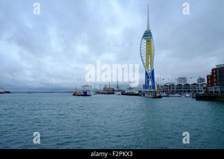 Neu lackiert Spinnaker Tower umbenannt Emirates Spinnaker Tower Stockfoto