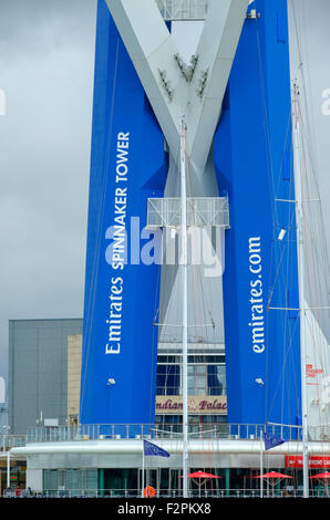 Neu lackiert Spinnaker Tower umbenannt Emirates Spinnaker Tower Stockfoto