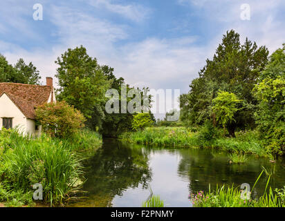 Ansicht in Constable vorgestellten Gemälde der Heuwagen mit Lott Ferienhaus am linken, Flatford Mill, East Bergholt, Essex, UK Stockfoto