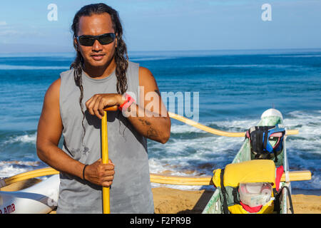 Outrigger Kanu Guide am Kaanapali Beach North in der Nähe von Westin Kaanapali Ocean Resort Villas Nord auf Maui Stockfoto