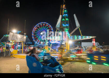 Hutchinson, Kansas. 18.09.2015 reitet auf halbem Weg Karneval Belustigung an Kansas State Fair in Hutchinson. Stockfoto