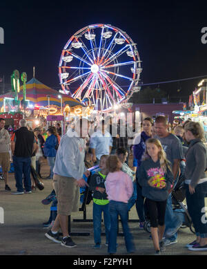 Hutchinson, Kansas. 18.09.2015 reitet auf halbem Weg Karneval Belustigung an Kansas State Fair in Hutchinson. Stockfoto