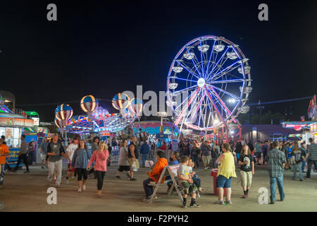 Hutchinson, Kansas. 18.09.2015 reitet auf halbem Weg Karneval Belustigung an Kansas State Fair in Hutchinson. Stockfoto