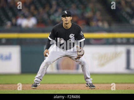 Detroit, Michigan, USA. 22. Sep, 2015. Chicago White Sox Infielder Tyler Saladino (18) bei MLB Spielaktion zwischen den Chicago White Sox und die Detroit Tigers im Comerica Park in Detroit, Michigan. Die Tiger besiegte die White Sox 2-1. John Mersits/CSM/Alamy Live-Nachrichten Stockfoto