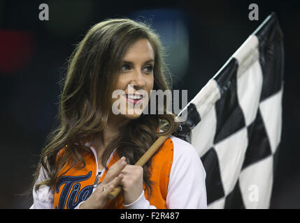 Detroit, Michigan, USA. 22. Sep, 2015. Detroit Tiger Energie Squadmitglied während MLB Spielaktion zwischen den Chicago White Sox und die Detroit Tigers im Comerica Park in Detroit, Michigan. Die Tiger besiegte die White Sox 2-1. John Mersits/CSM/Alamy Live-Nachrichten Stockfoto